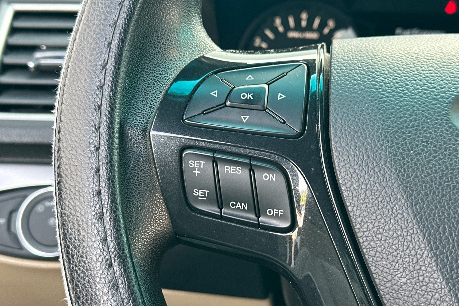 2017 Ford Explorer Base