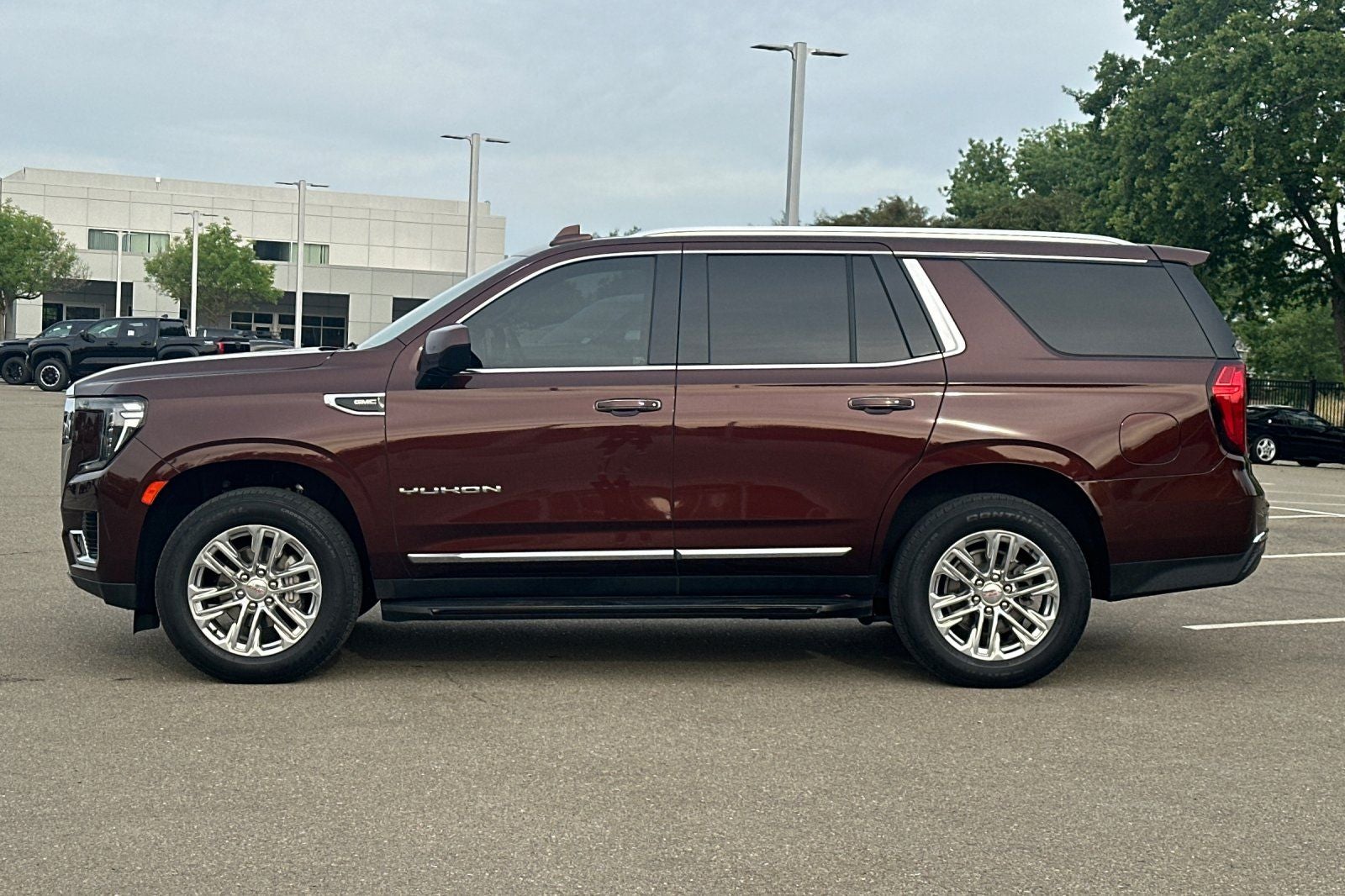 2023 GMC Yukon SLT