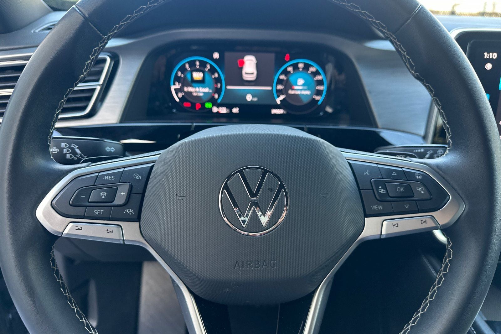 2024 Volkswagen Atlas Cross Sport 2.0T SE w/Technology