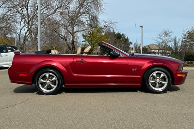 2005 Ford Mustang GT Premium