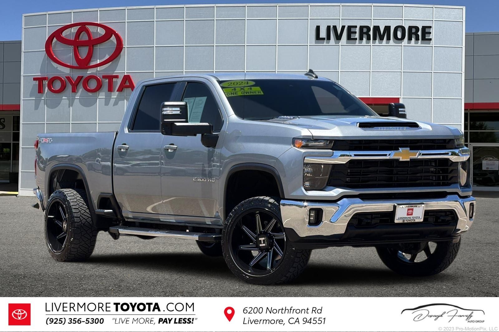 2024 Chevrolet Silverado HD LT 4WD Crew Cab Standard Box's photo