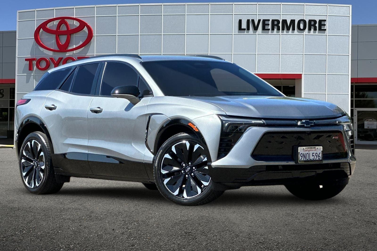 Used 2024 Chevrolet Blazer EV RS with VIN 3GNKDCRJ0RS188185 for sale in Livermore, CA