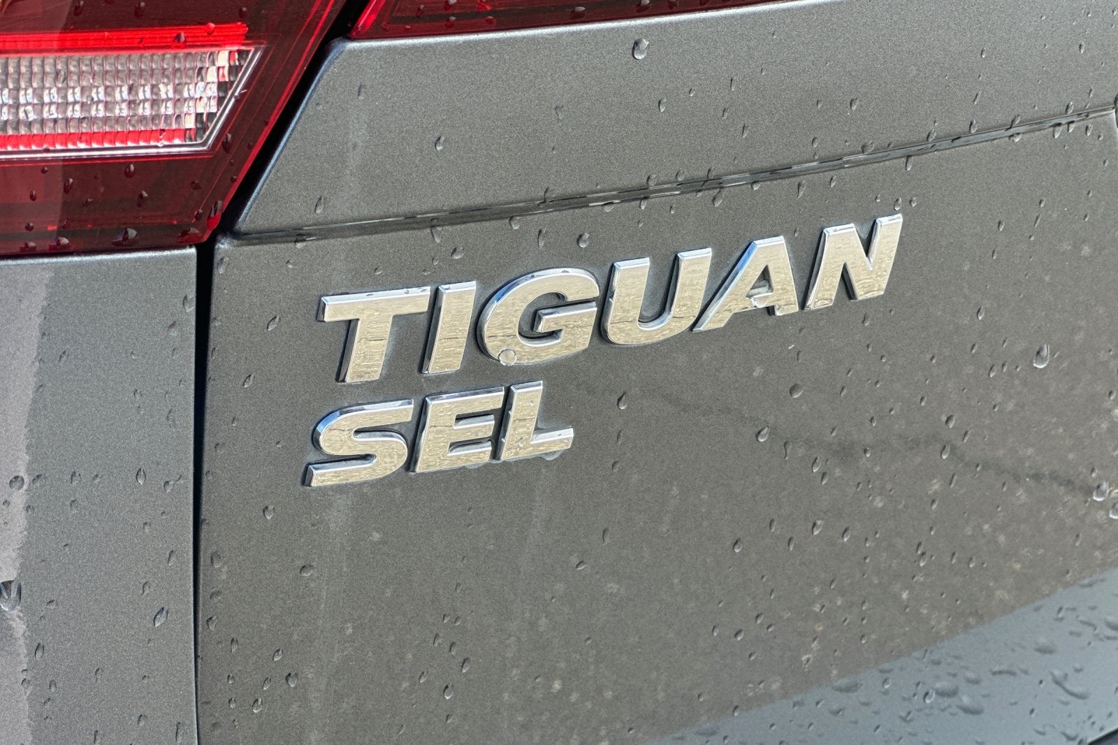 2019 Volkswagen Tiguan 2.0T SEL R-Line