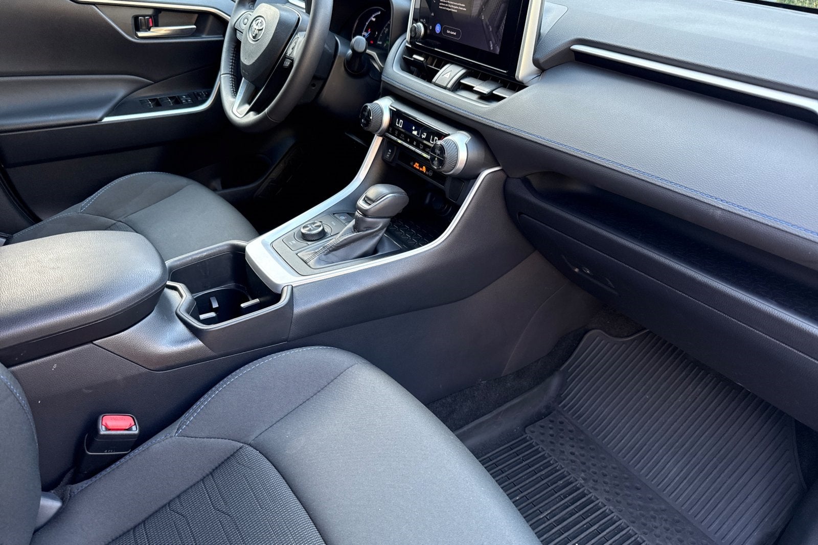 2025 Toyota RAV4 Hybrid SE