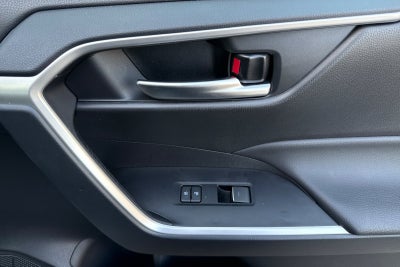 2025 Toyota RAV4 Hybrid SE