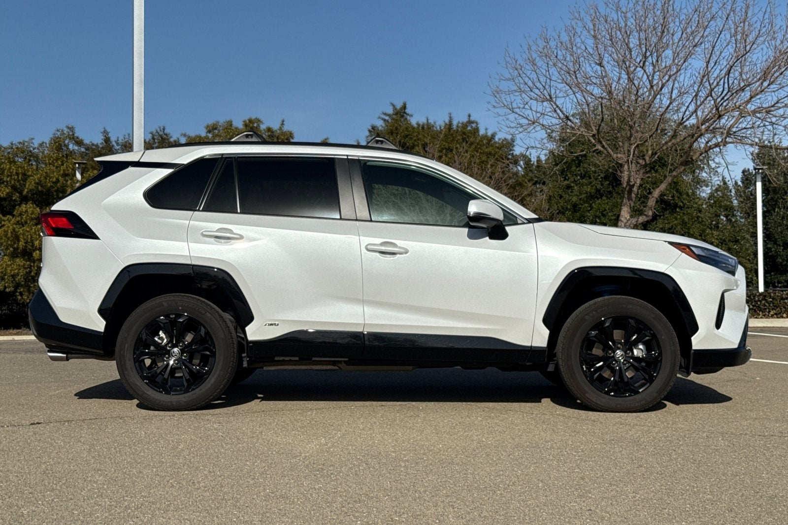 2025 Toyota RAV4 Hybrid SE