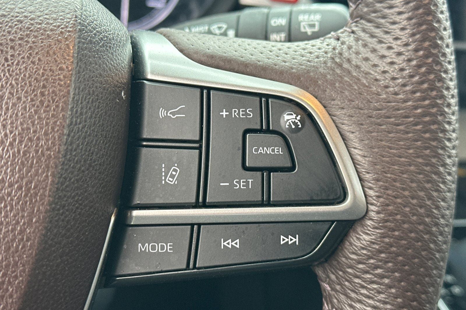 2023 Toyota Sienna Platinum 7 Passenger