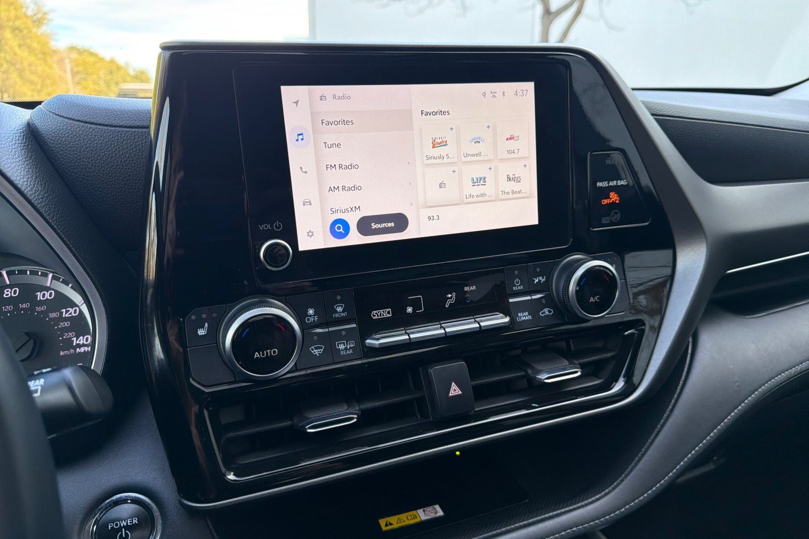 2023 Toyota Highlander Hybrid XLE