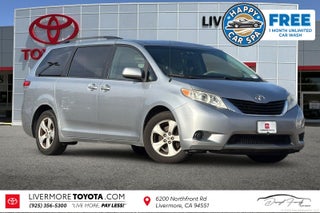 2014 Toyota Sienna LE 8 Passenger