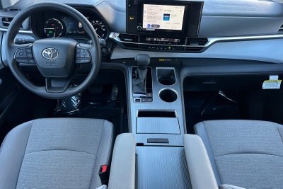 2026 Toyota Sienna LE 8 Passenger