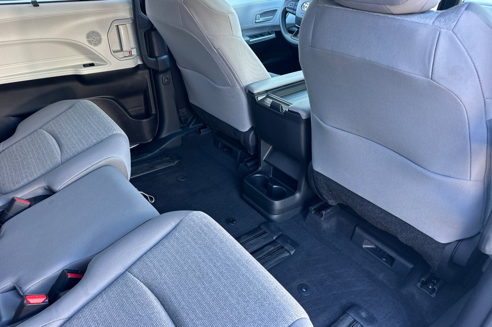 2026 Toyota Sienna LE 8 Passenger