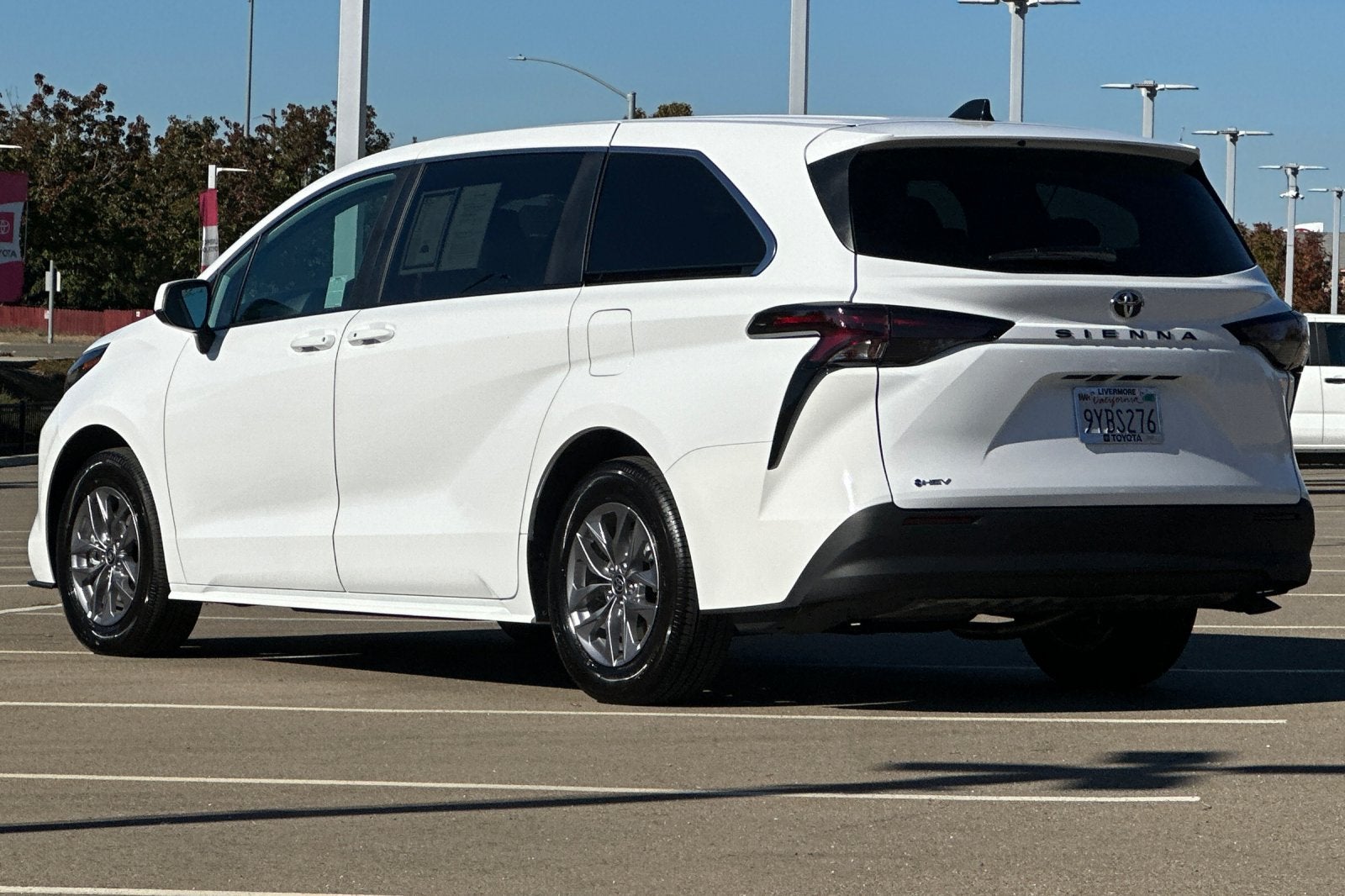 2026 Toyota Sienna LE 8 Passenger