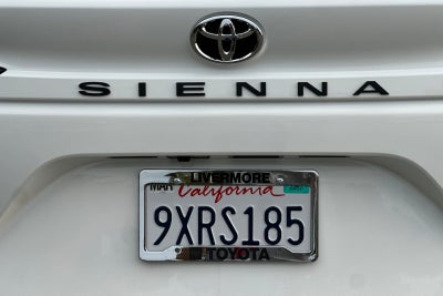 2026 Toyota Sienna LE 8 Passenger
