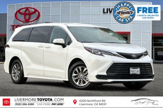 2026 Toyota Sienna LE 8 Passenger