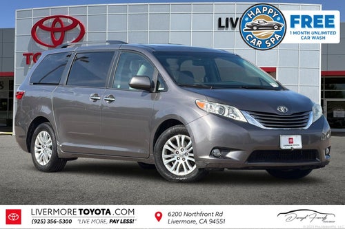 2016 Toyota Sienna XLE 8 Passenger