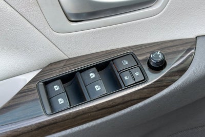 2016 Toyota Sienna XLE 8 Passenger