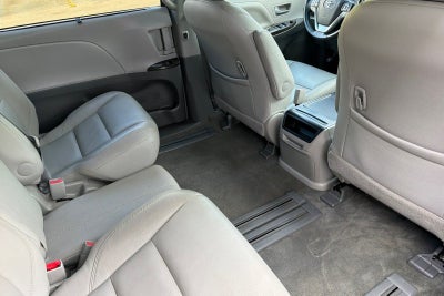 2016 Toyota Sienna XLE 8 Passenger