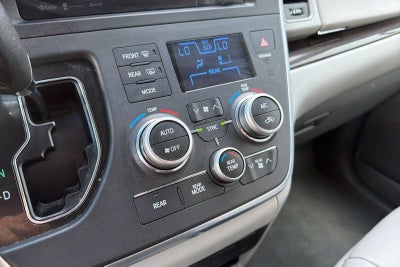 2016 Toyota Sienna XLE 8 Passenger