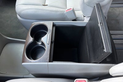 2016 Toyota Sienna XLE 8 Passenger