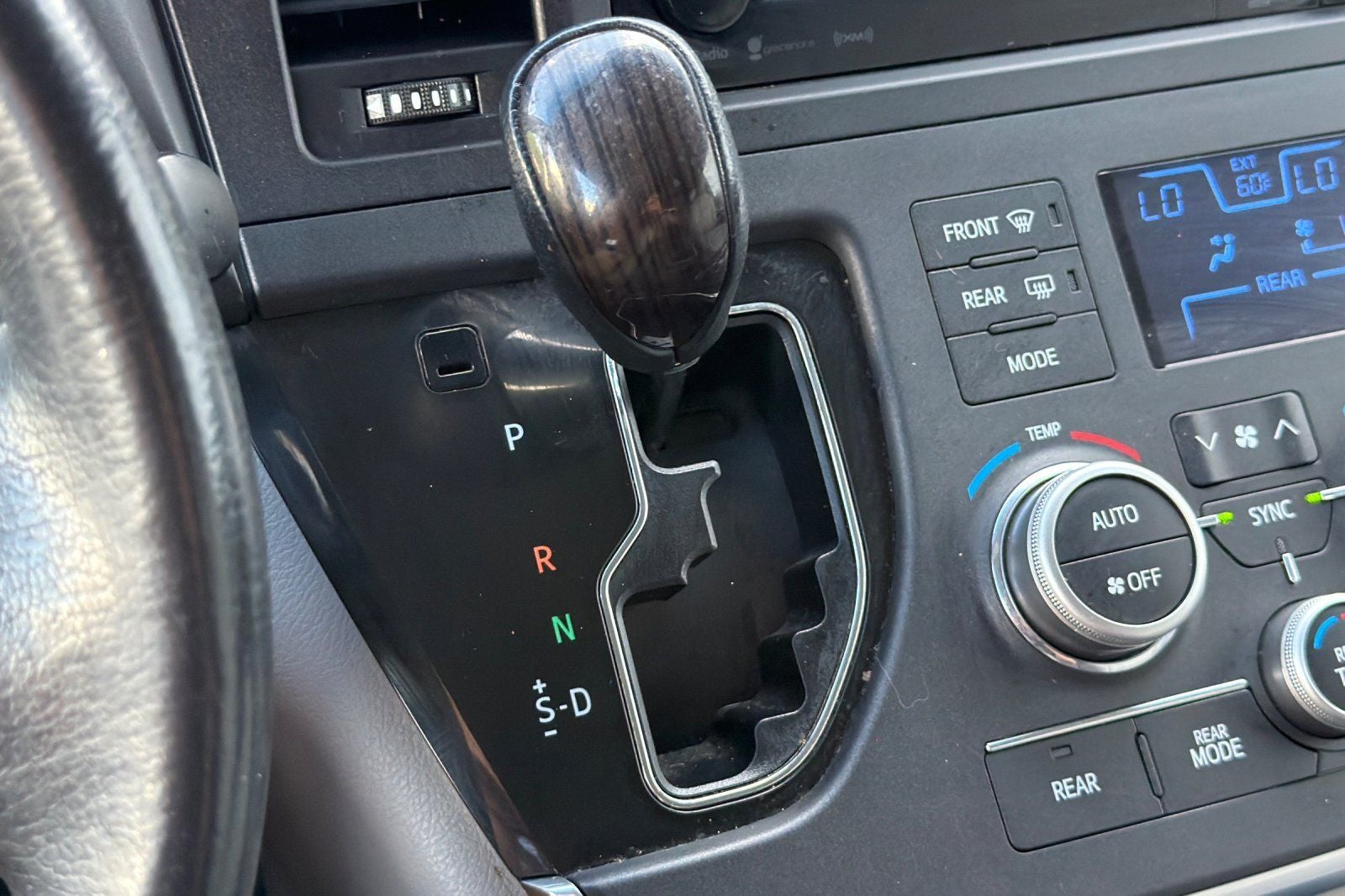 2016 Toyota Sienna XLE 8 Passenger