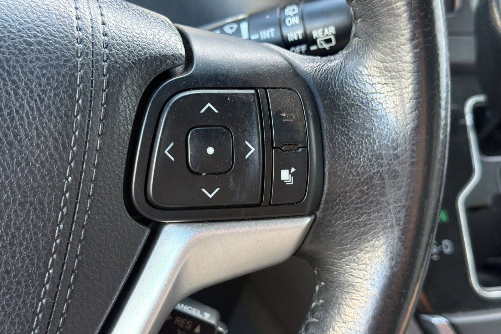 2016 Toyota Sienna XLE 8 Passenger