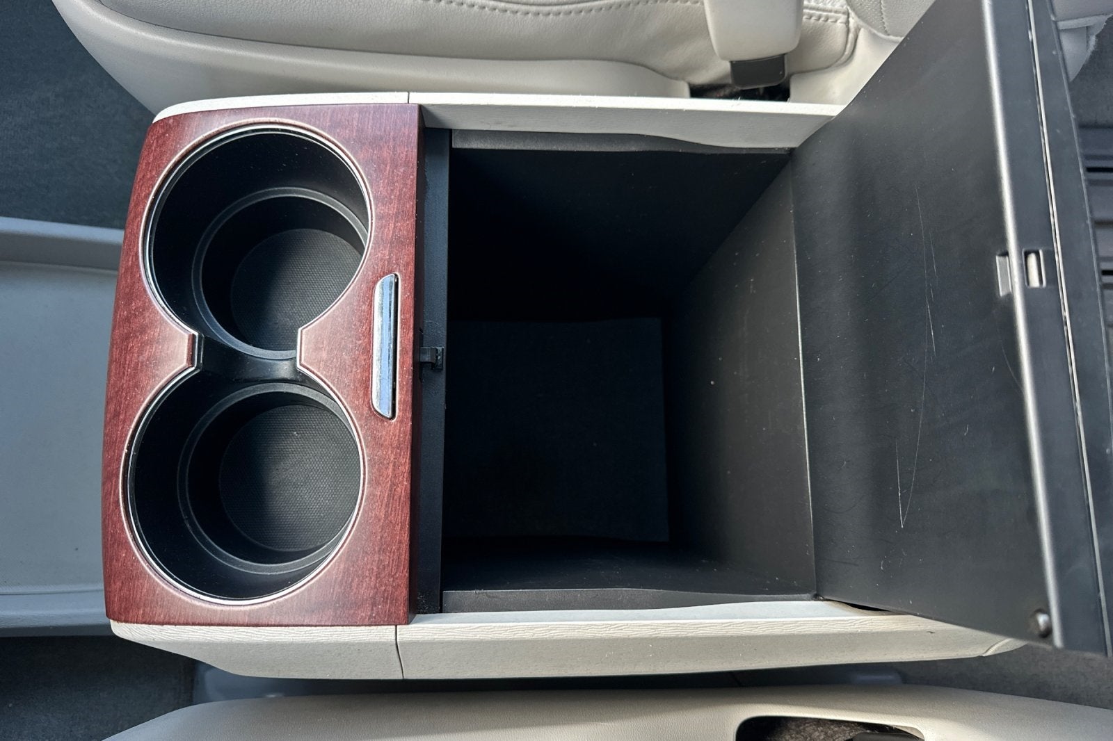 2013 Toyota Sienna XLE 8 Passenger