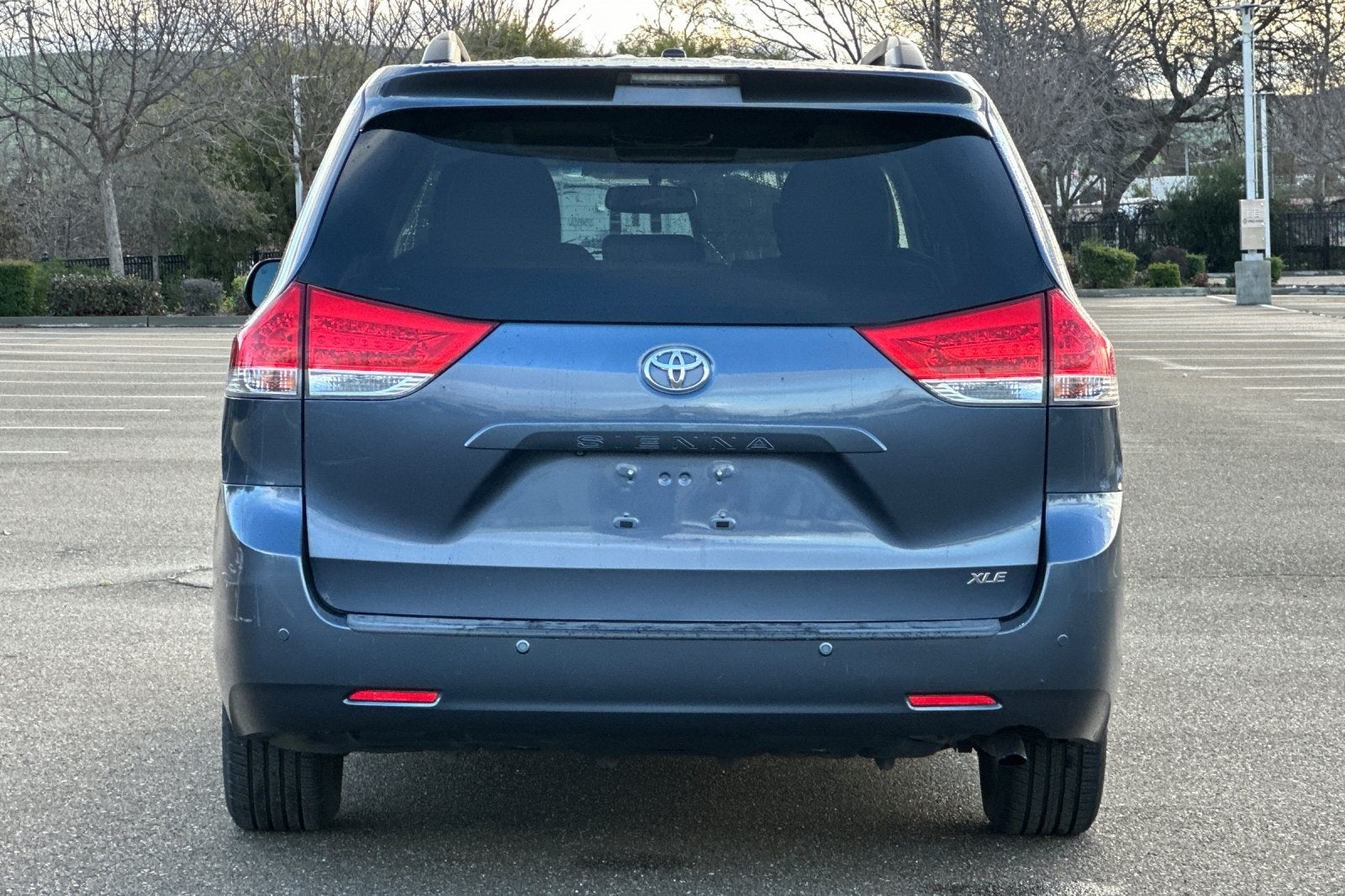 2013 Toyota Sienna XLE 8 Passenger
