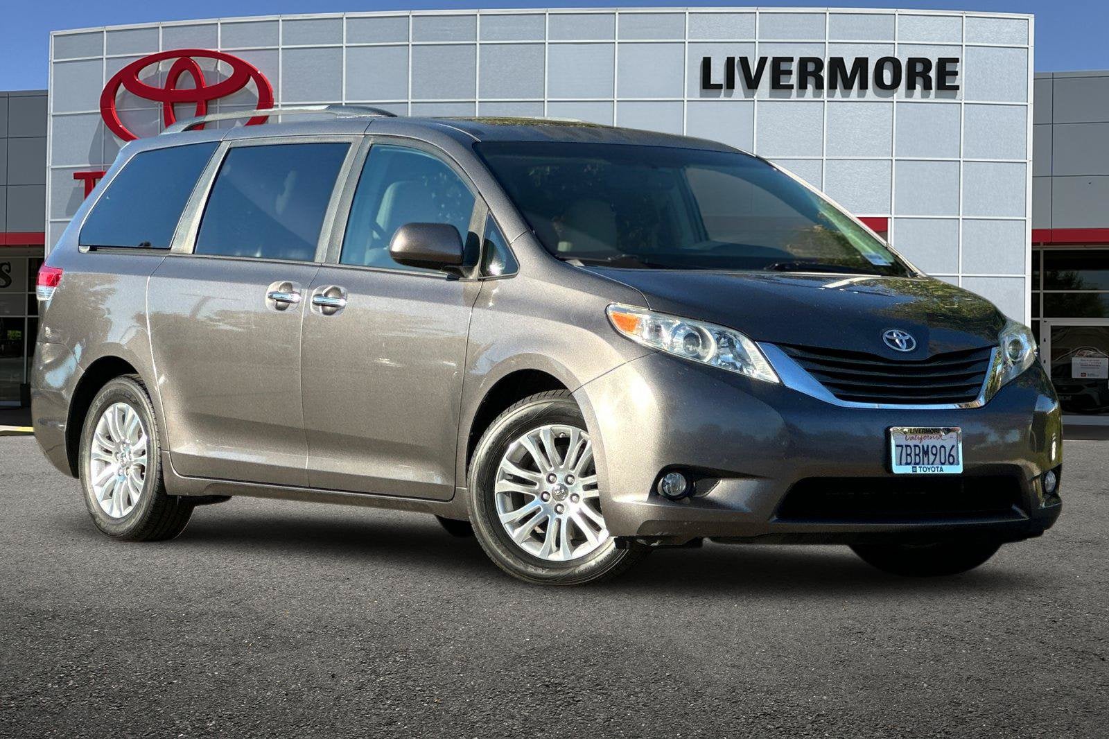 Used 2013 Toyota Sienna XLE with VIN 5TDYK3DC8DS367413 for sale in Livermore, CA