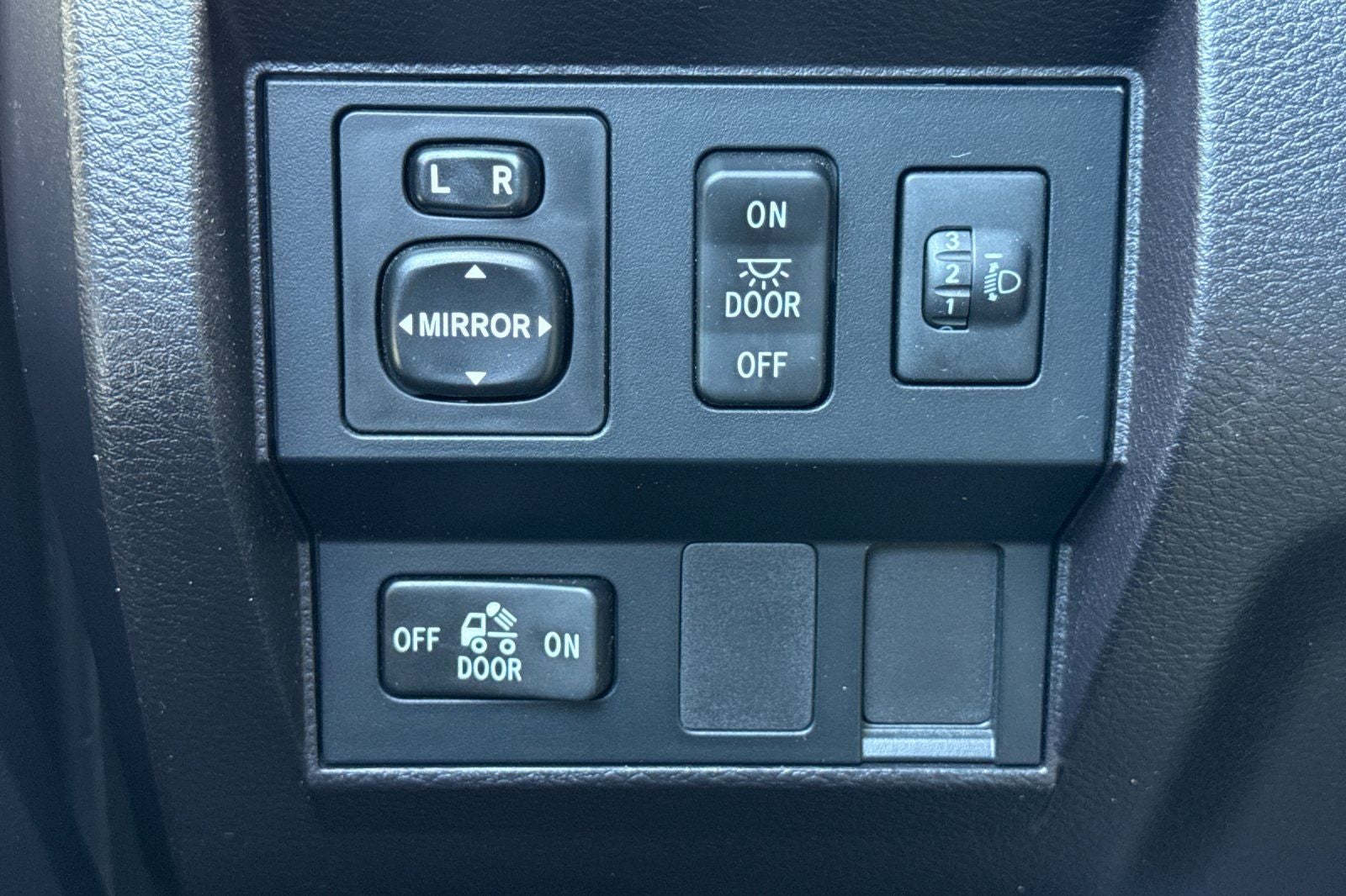 2015 Toyota Tundra SR5 5.7L V8