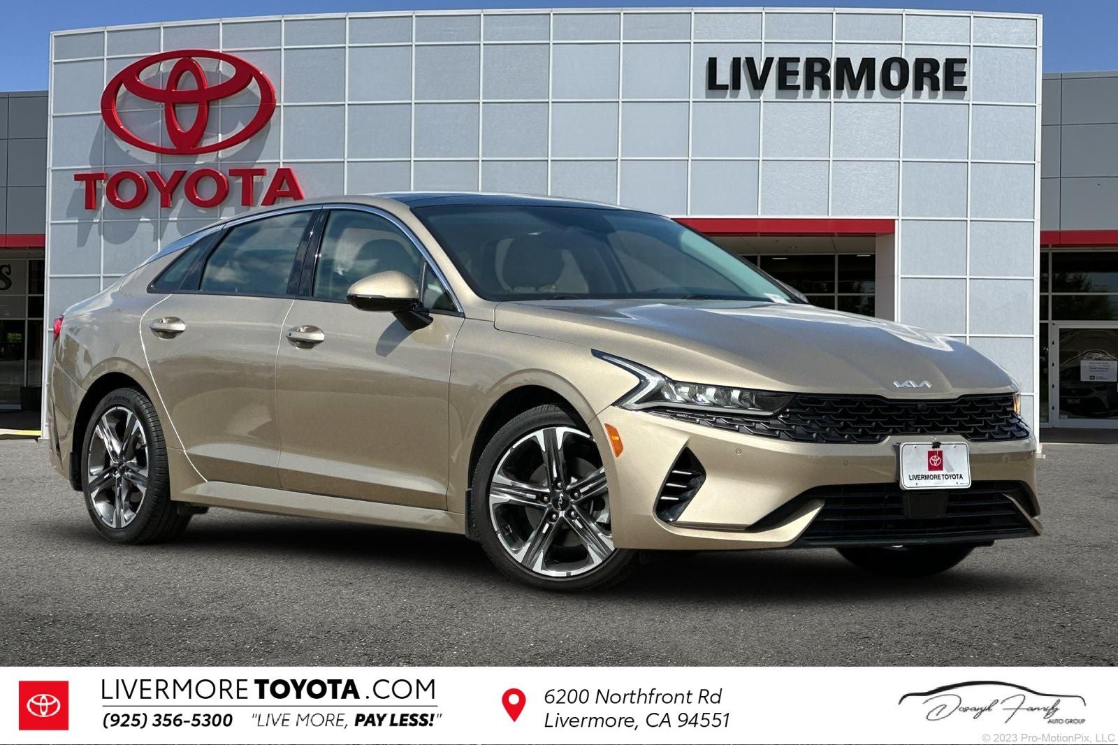 2022 Kia Optima EX FWD's photo