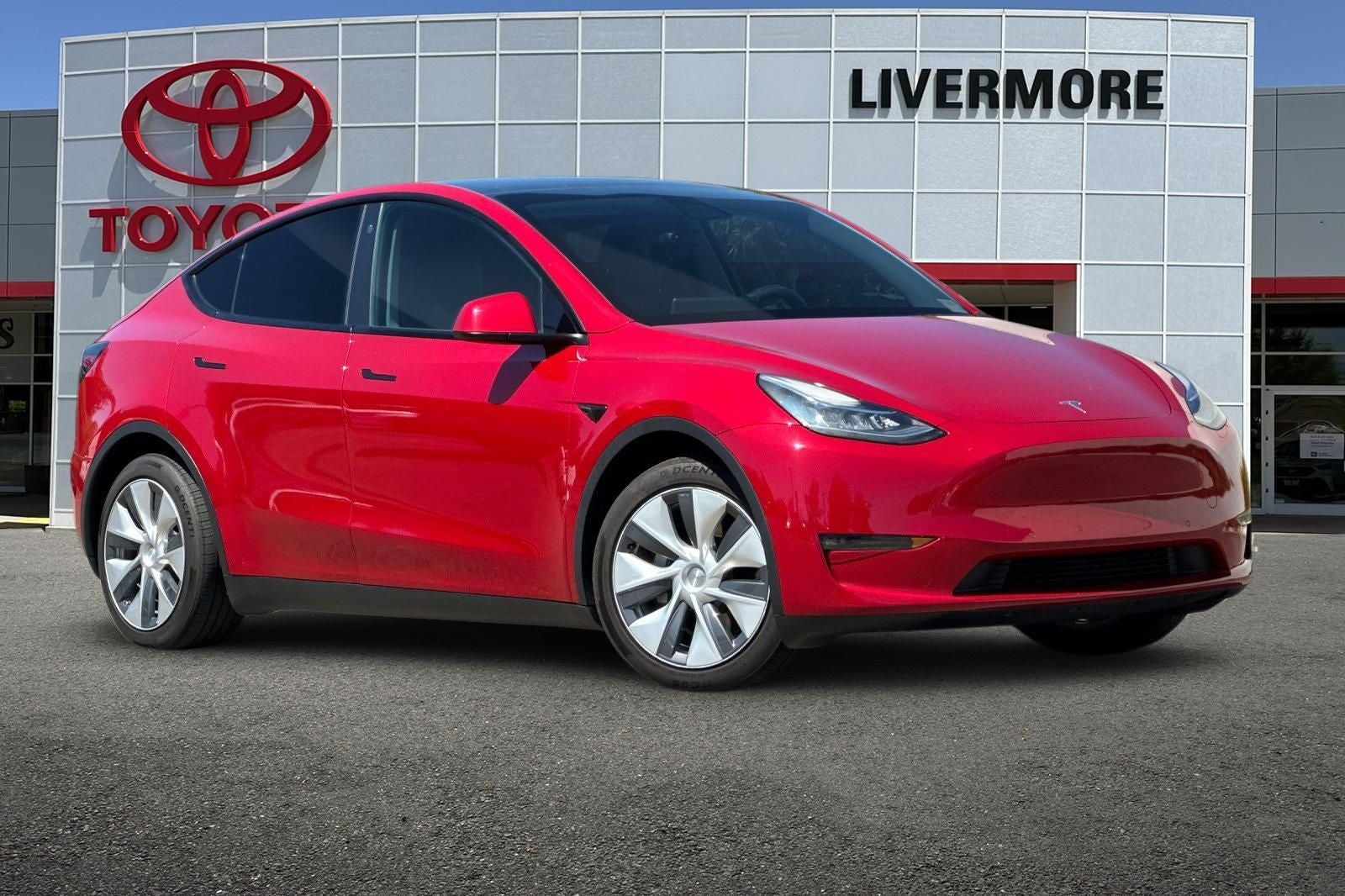 Used 2021 Tesla Model Y Long Range with VIN 5YJYGAEE7MF255552 for sale in Livermore, CA