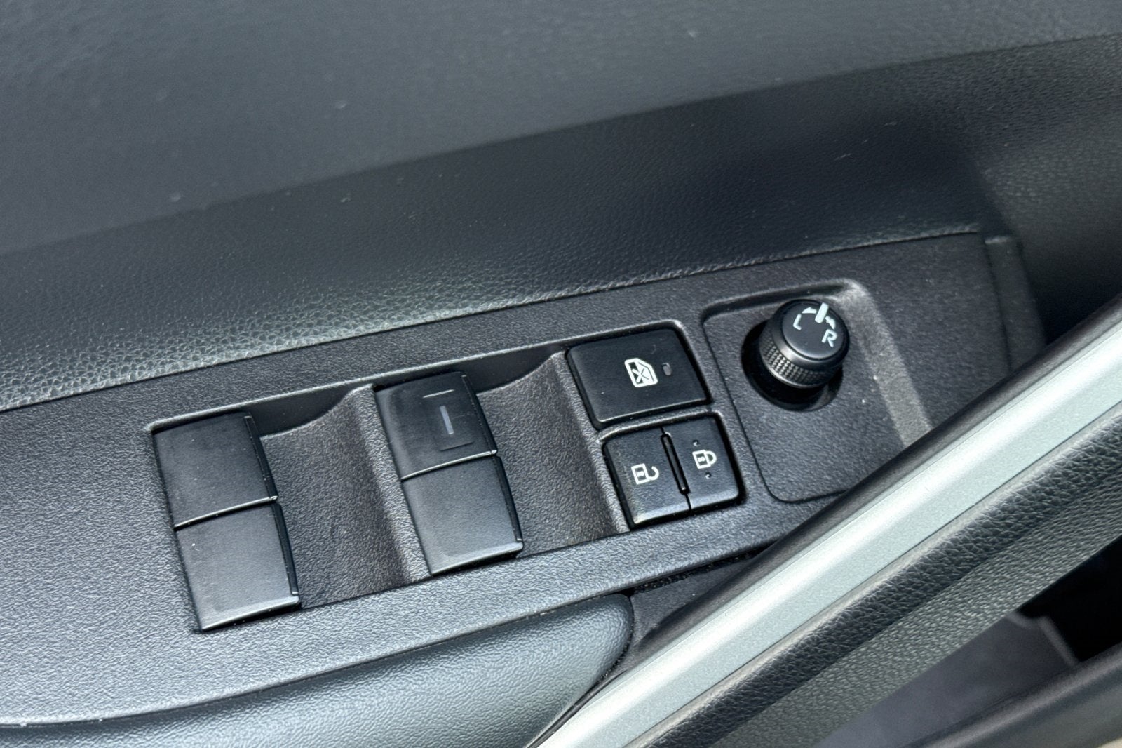 2025 Toyota Corolla Cross Base