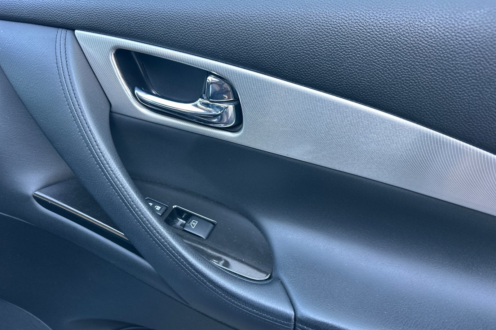 2017 INFINITI QX50 Base