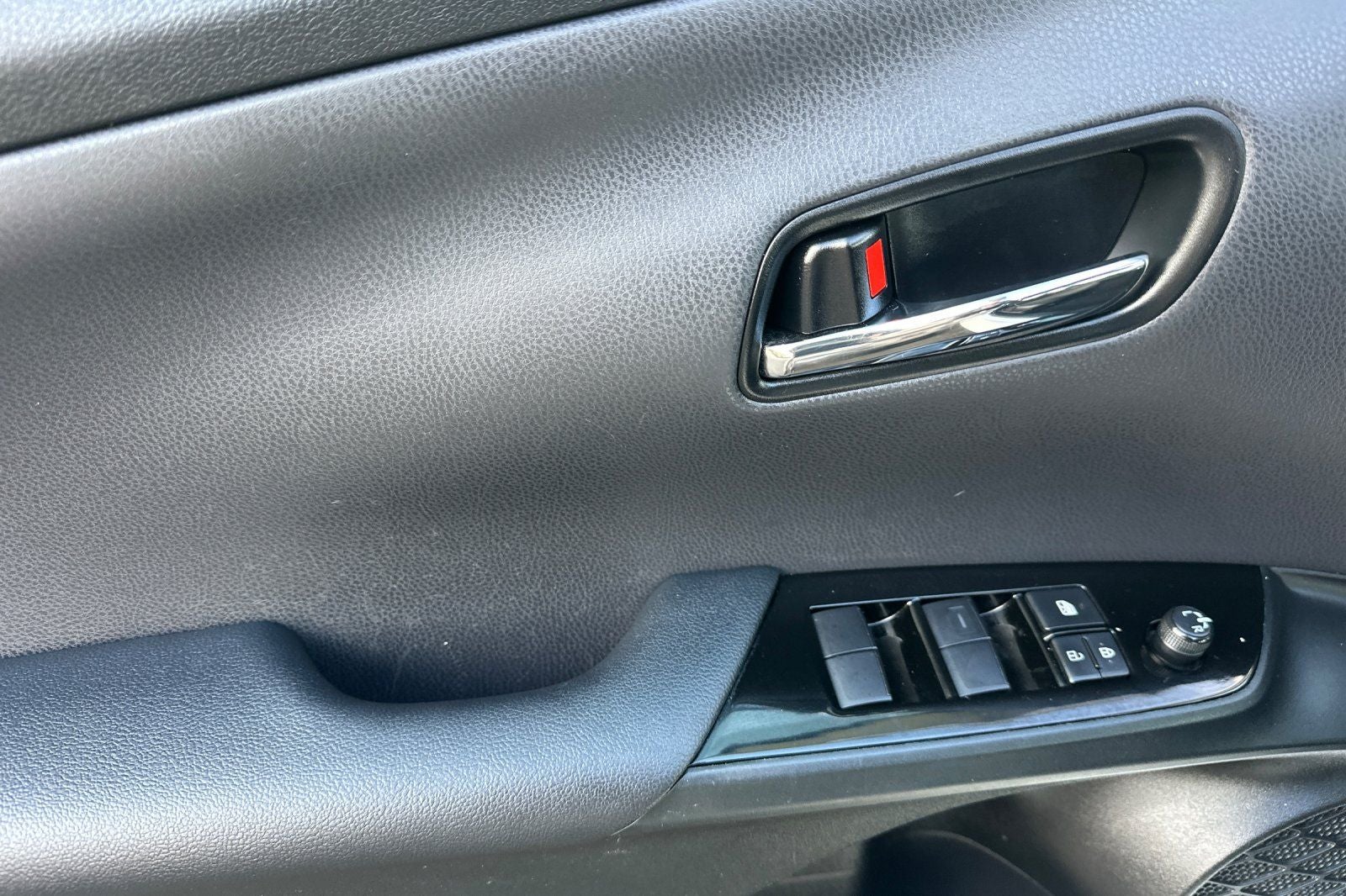 2022 Toyota Prius LE