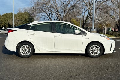 2022 Toyota Prius LE