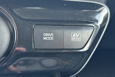 2022 Toyota Prius LE