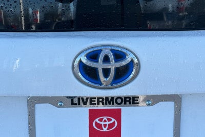 2022 Toyota Prius LE