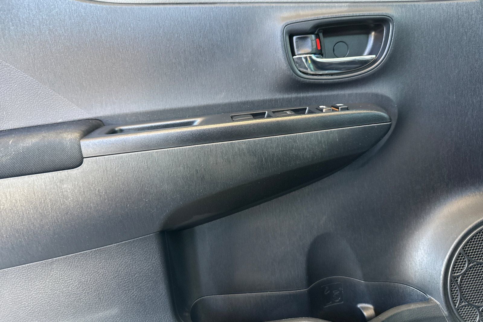 2012 Toyota Yaris LE