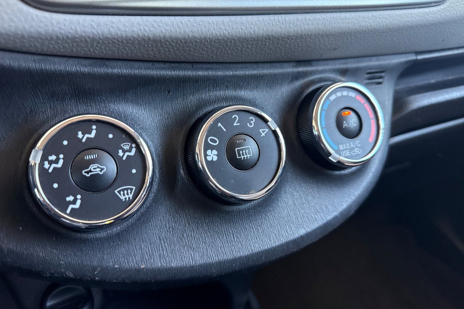 2012 Toyota Yaris LE
