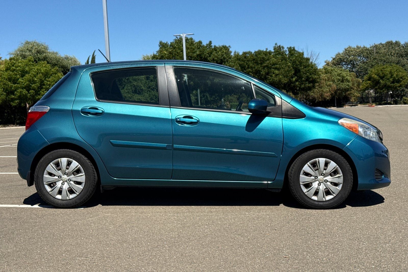 2012 Toyota Yaris LE