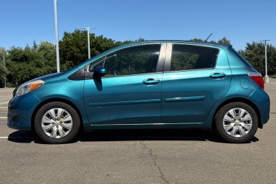 2012 Toyota Yaris LE