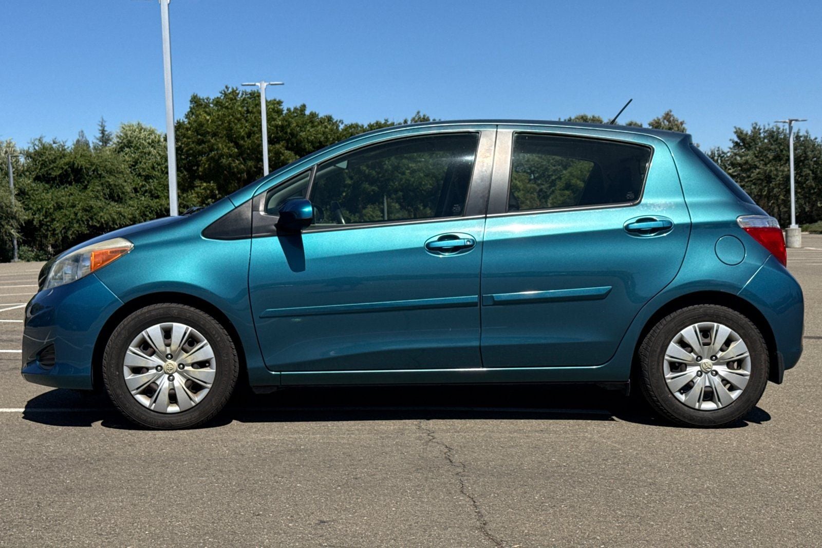 2012 Toyota Yaris LE