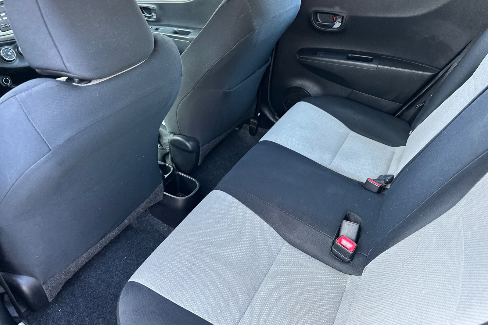 2013 Toyota Yaris LE