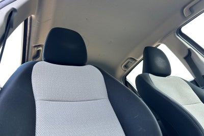 2013 Toyota Yaris LE