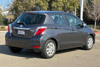 2013 Toyota Yaris LE