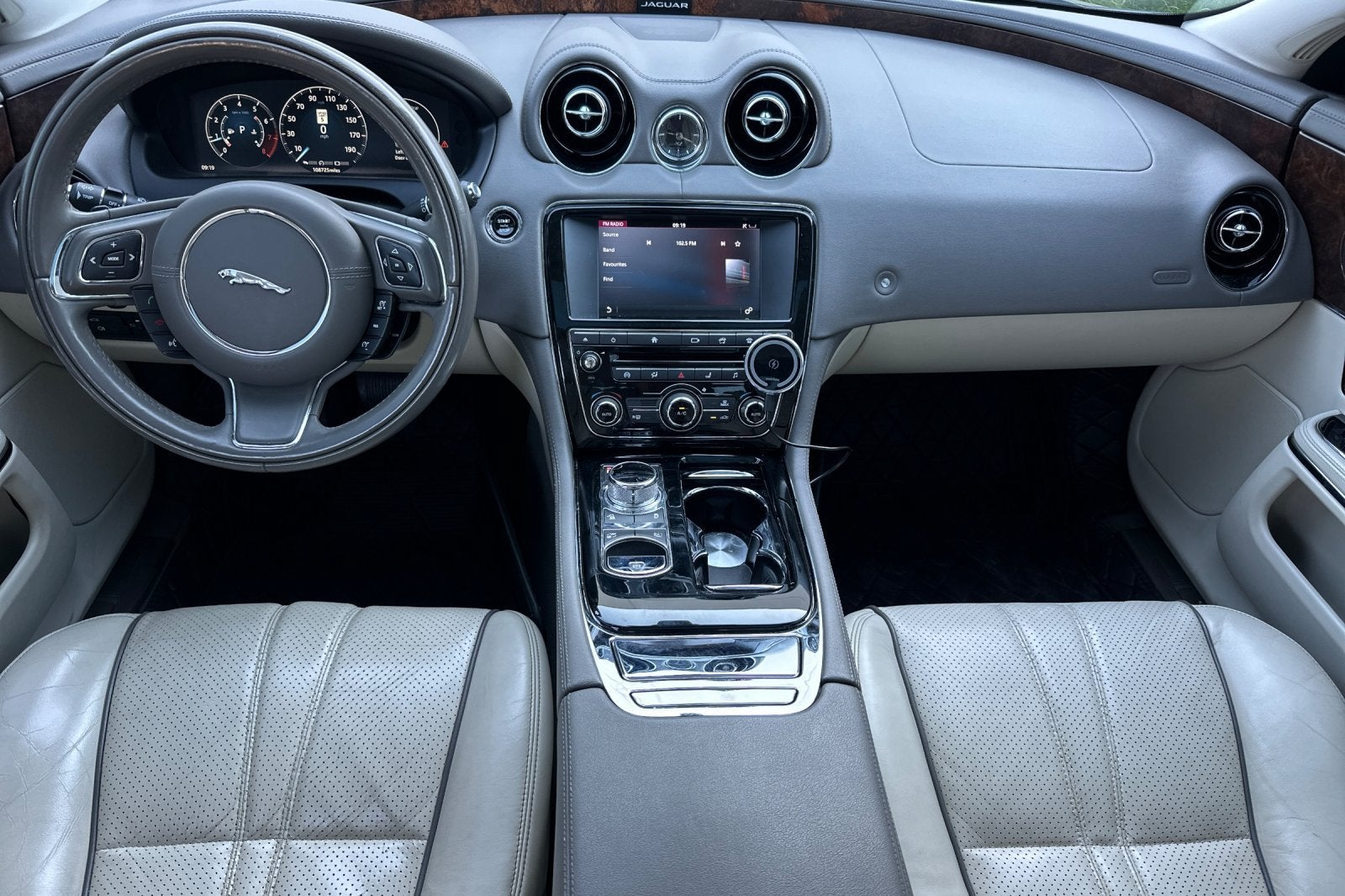 2016 Jaguar XJ R-Sport