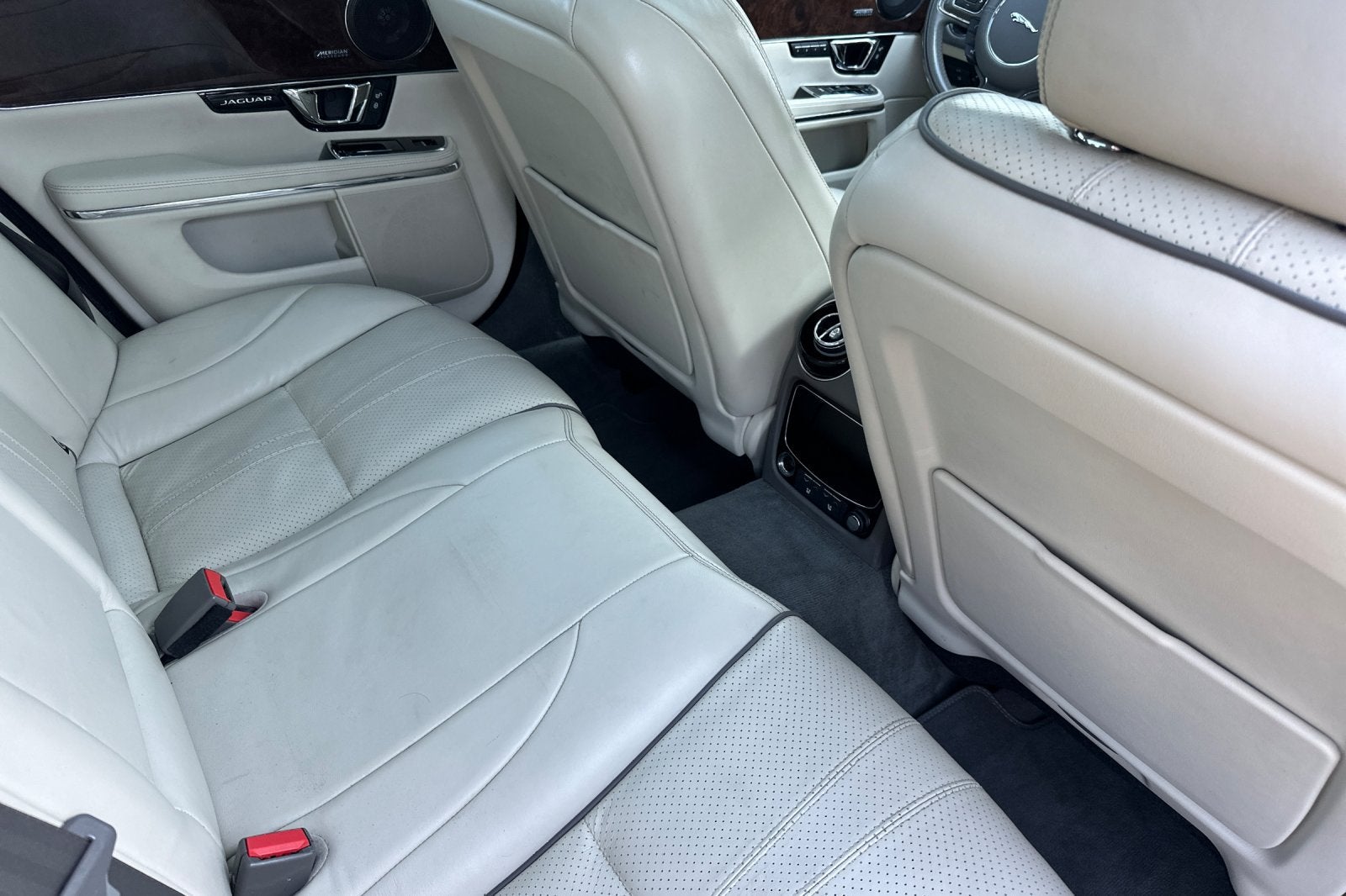 2016 Jaguar XJ R-Sport