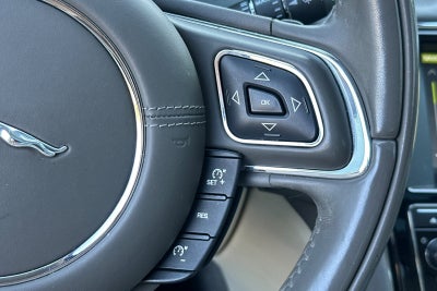2016 Jaguar XJ R-Sport