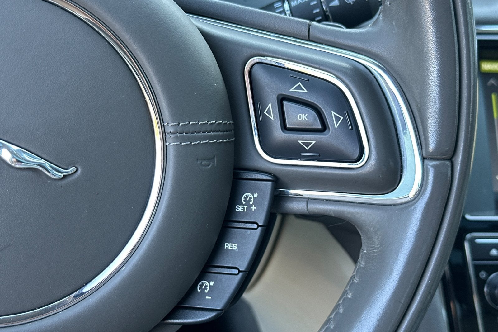 2016 Jaguar XJ R-Sport