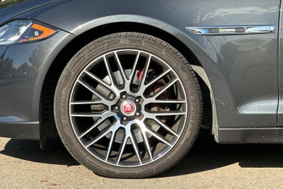 2016 Jaguar XJ R-Sport